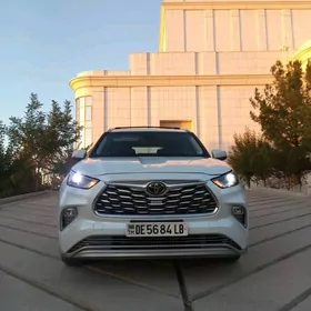 Toyota Highlander 2022