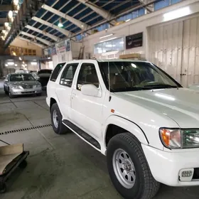 Nissan Pathfinder 1999