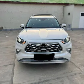 Toyota Highlander 2022