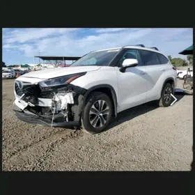 Toyota Highlander 2021