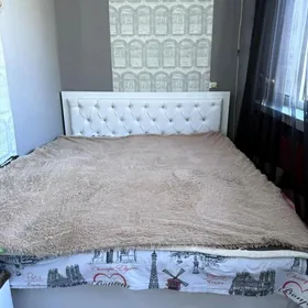 Спальная кровать