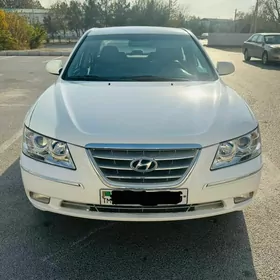 Hyundai Sonata 2010