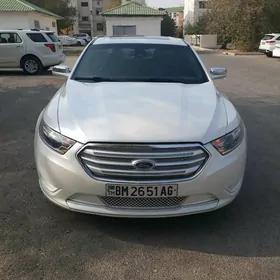 Ford Taurus 2017