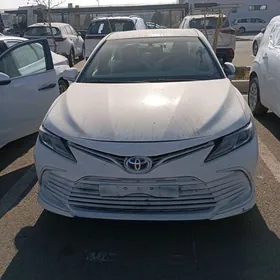 Toyota Camry Hybrid 2021