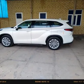 Toyota Highlander 2021