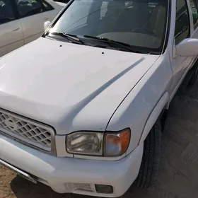 Nissan Pathfinder 2000