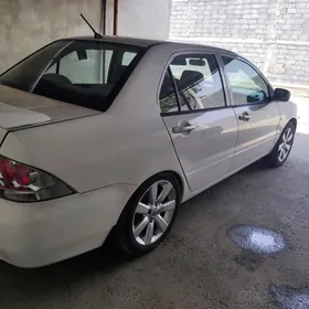 Mitsubishi Lanser 2009