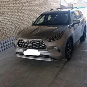 Toyota Highlander 2023