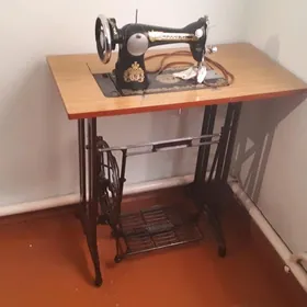 продам новую швейную машинку