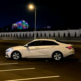 Hyundai Elantra 2021