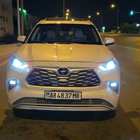 Toyota Highlander 2022