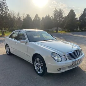 Mercedes-Benz E320 2005