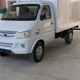 Toyota Hiace 2015