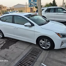 Hyundai Elantra 2020