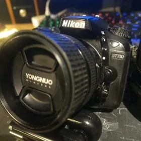 Nikon 7100
