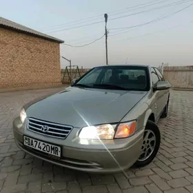 Toyota Camry 2001