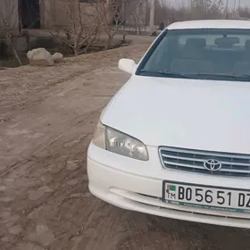 Toyota Camry 2001