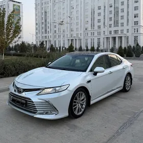 Toyota Camry 2021