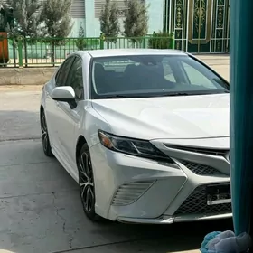 Toyota Camry 2020
