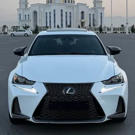 Lexus IS 2017