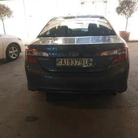 Toyota Camry 2012