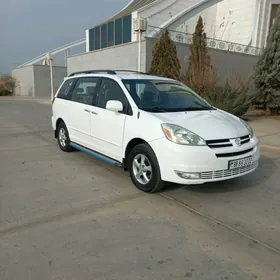Toyota Sienna 2004