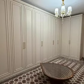 Satlyk jaý eýesinden