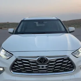 Toyota Highlander 2020