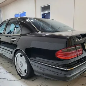 Mercedes-Benz E320 2002