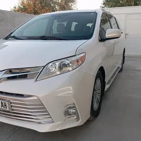 Toyota Sienna 2019