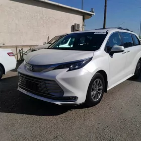 Toyota Sienna 2021