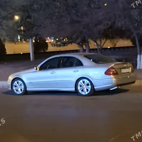 Mercedes-Benz E320 2002