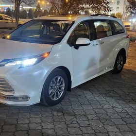 Toyota Sienna 2022