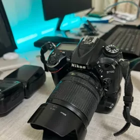 nikon D 7100