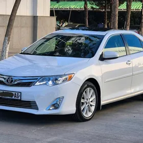 Toyota Camry 2014