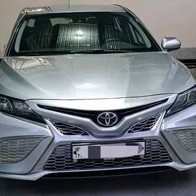 Toyota Camry 2020