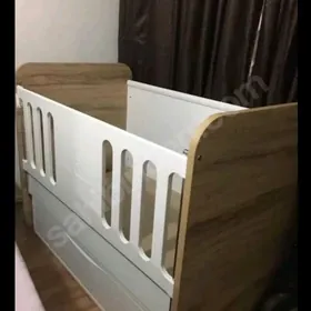 детская кроватка