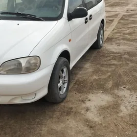 Kia Carnival 2000