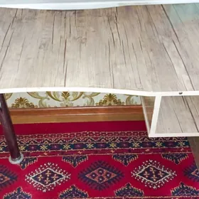 маникюрный стол