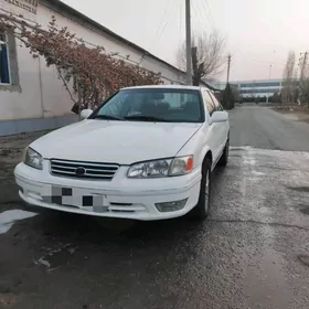 Toyota Camry 2000
