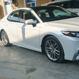 Toyota Camry 2021