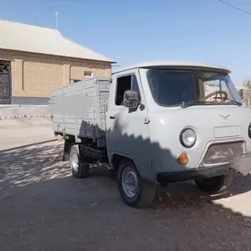 UAZ Profi 2000