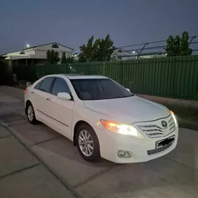 Toyota Camry 2011