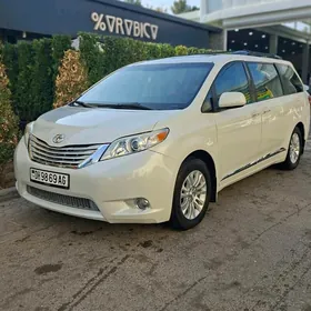 Toyota Sienna 2016