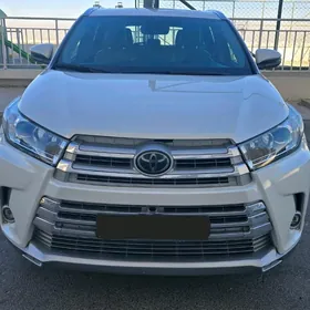 Toyota Highlander 2019