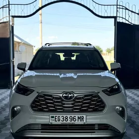 Toyota Highlander 2022