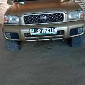 Nissan Pathfinder 1999