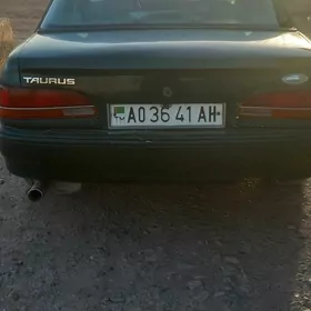 Ford Taurus 1995