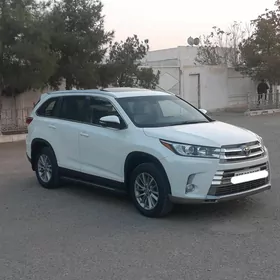 Toyota Highlander 2019