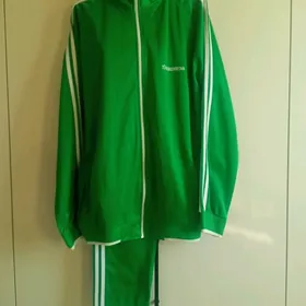 Спортивный костюм